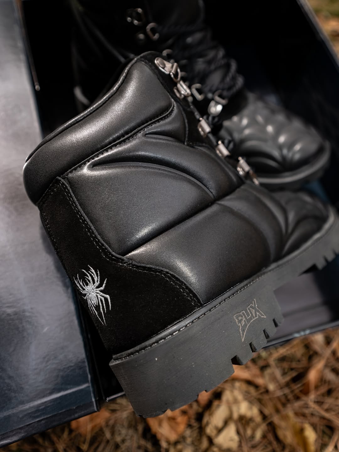 Elixir Dark Spider Boots