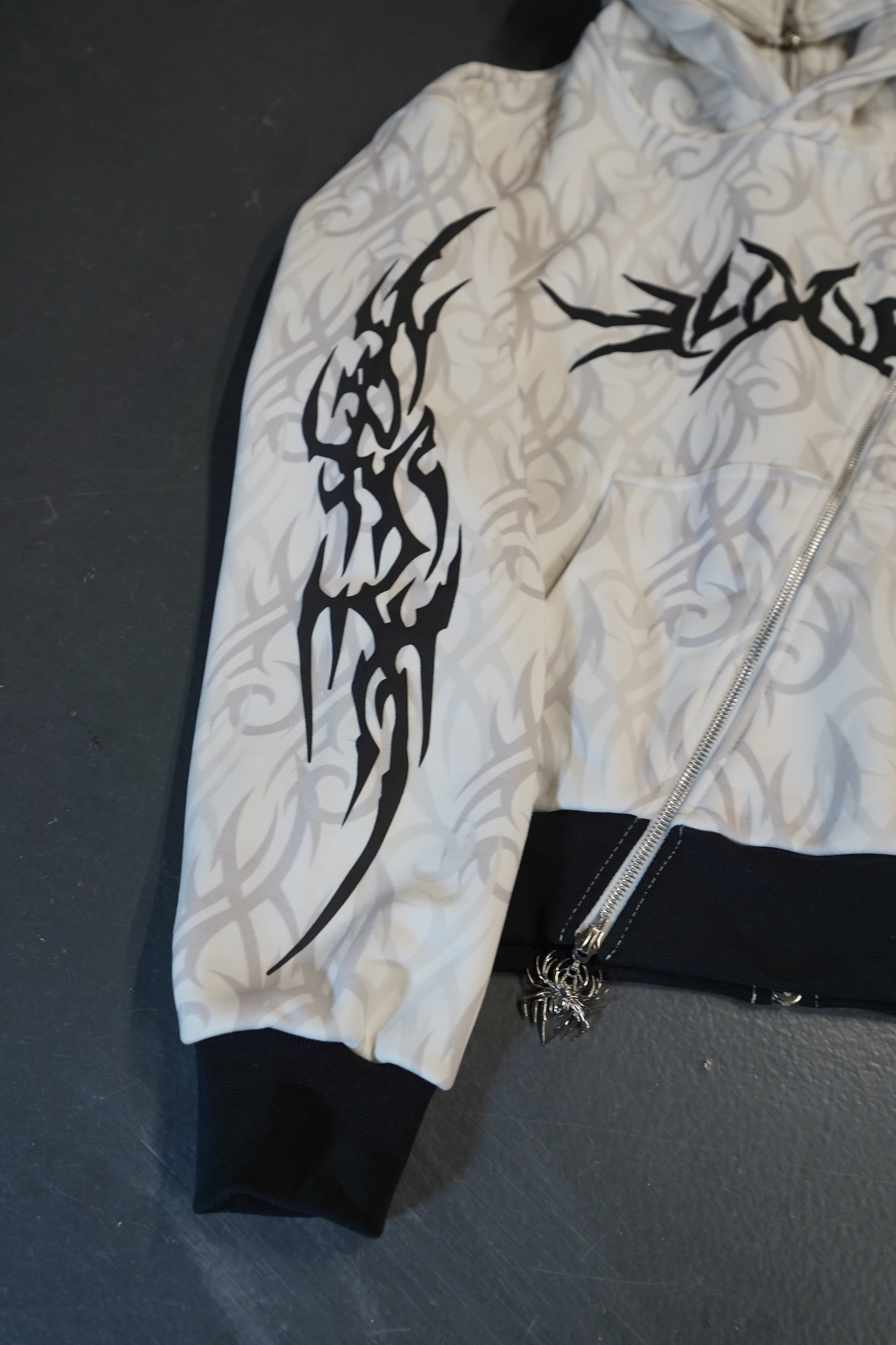 Elixir Diagonal Tribal White Zip-Up