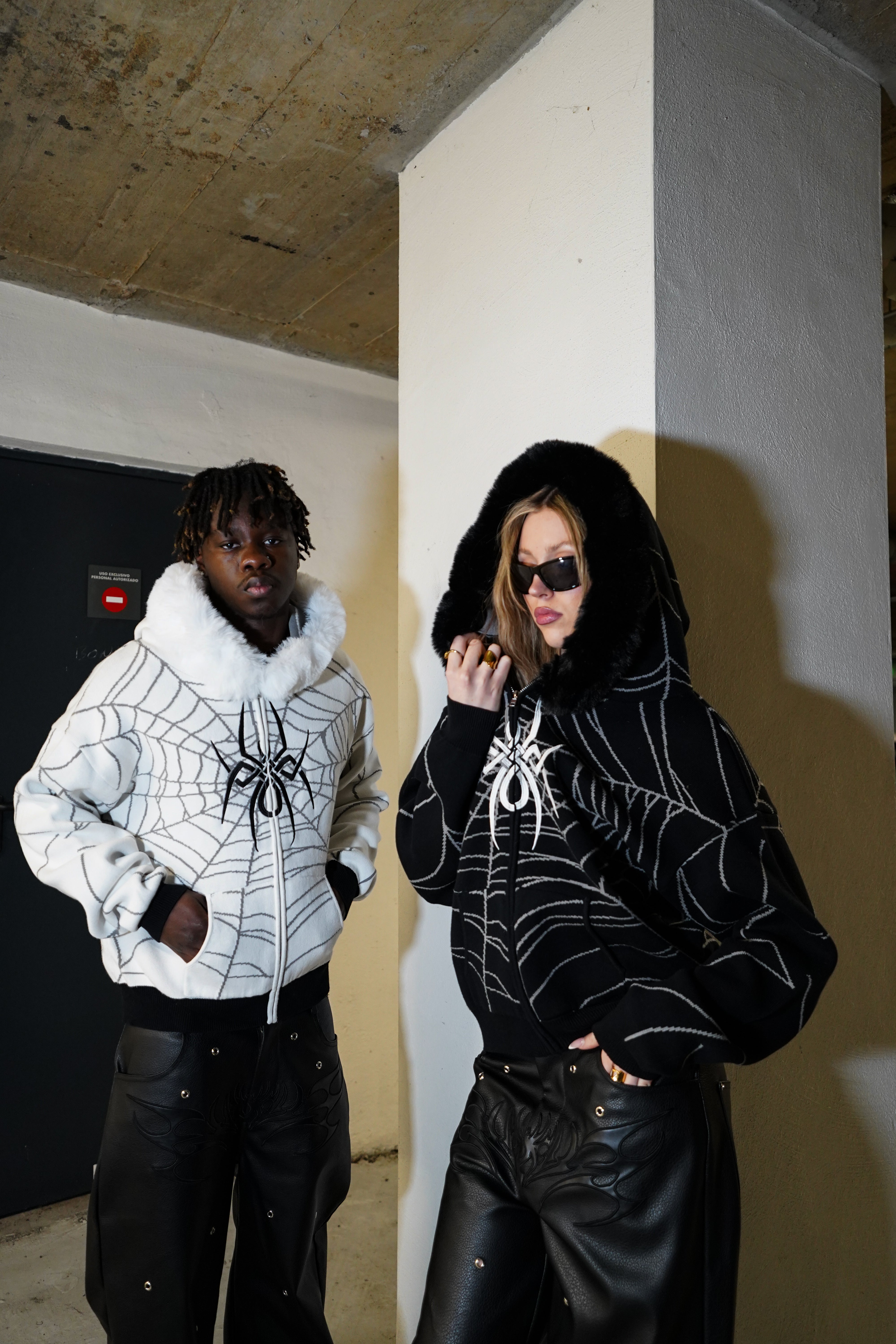 Elixir Detachable Fur Black Zip-Up