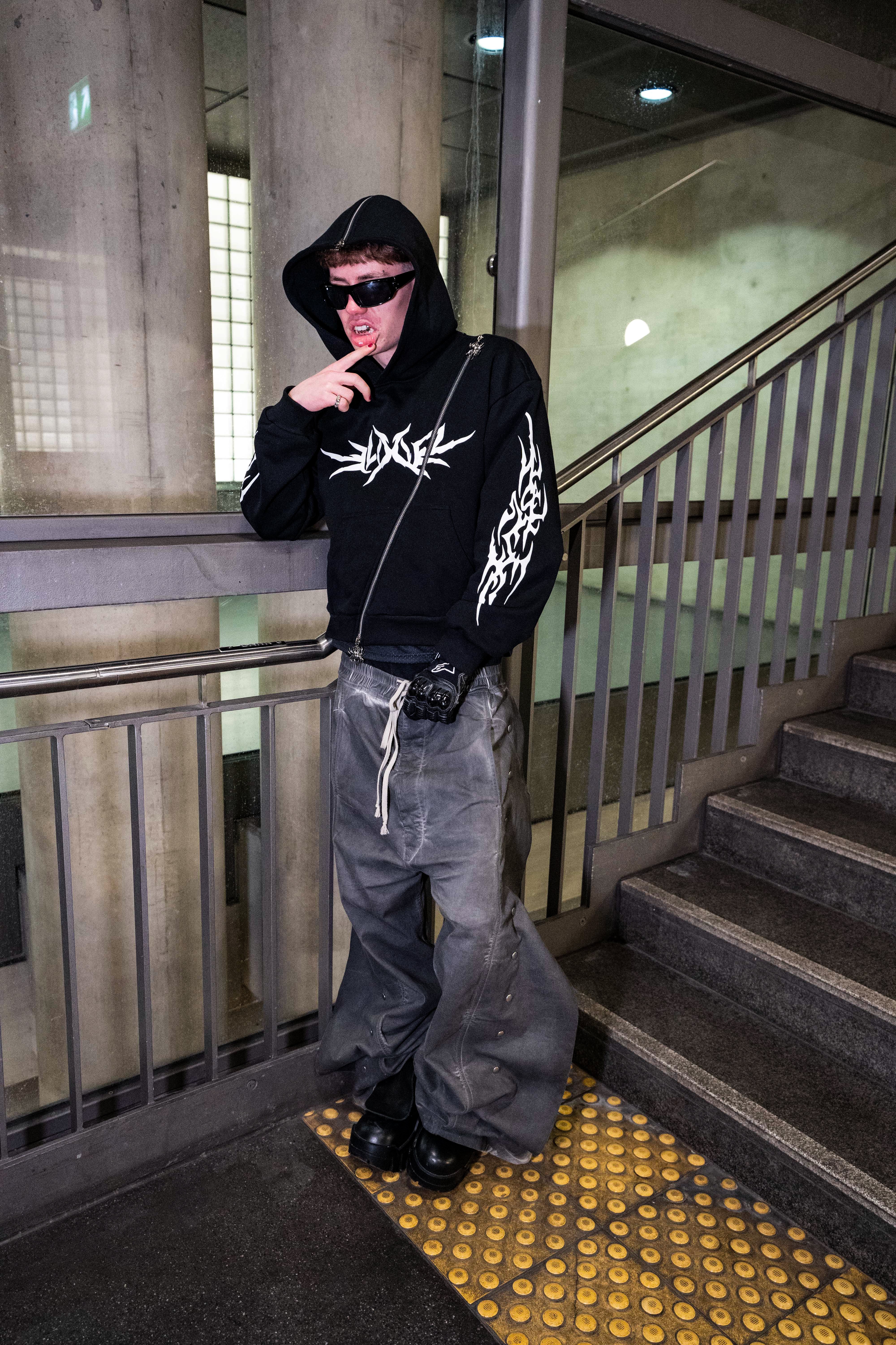 Elixir Diagonal Tribal Black Zip-Up