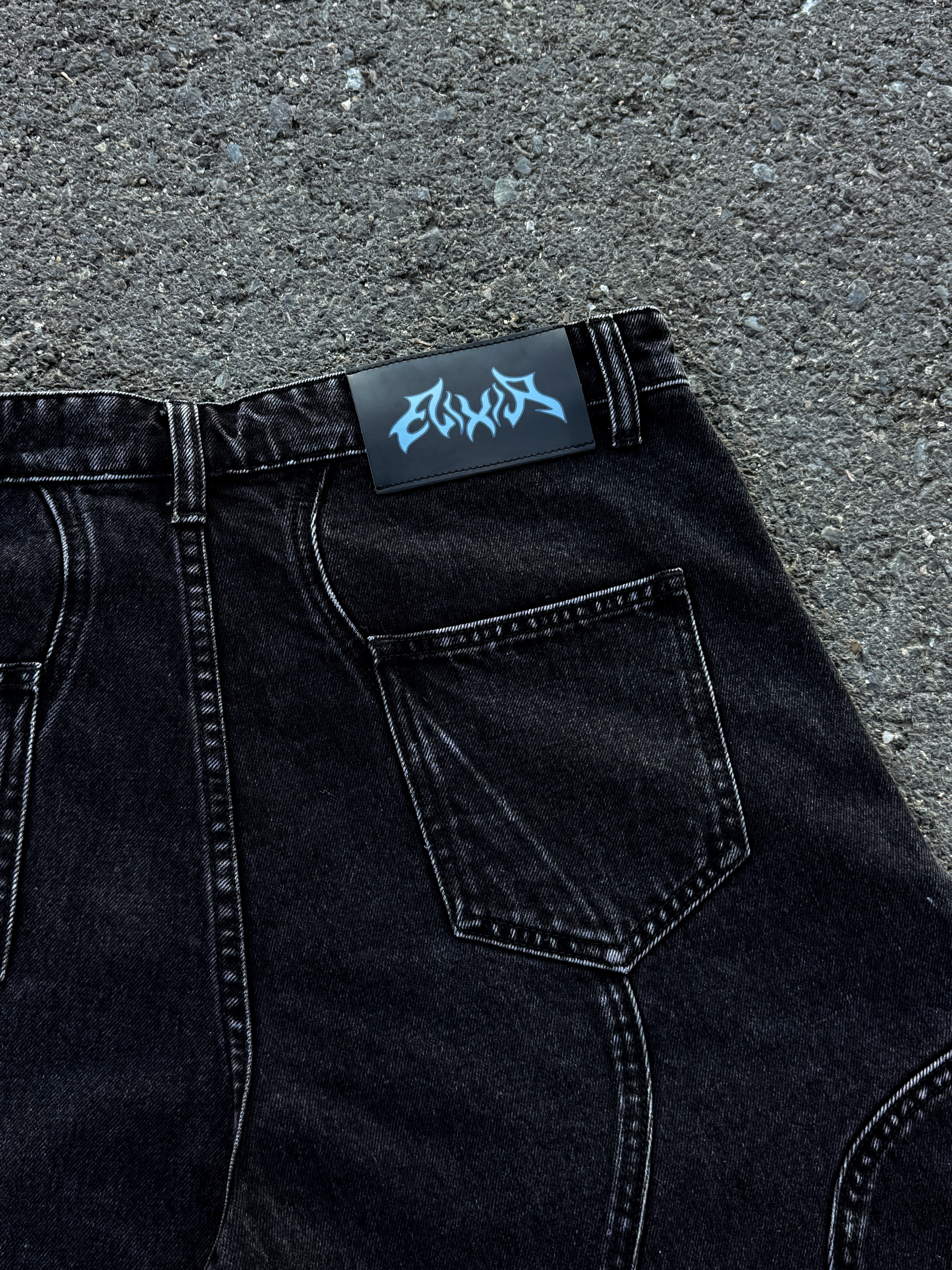 Elixir Black Curve Jorts