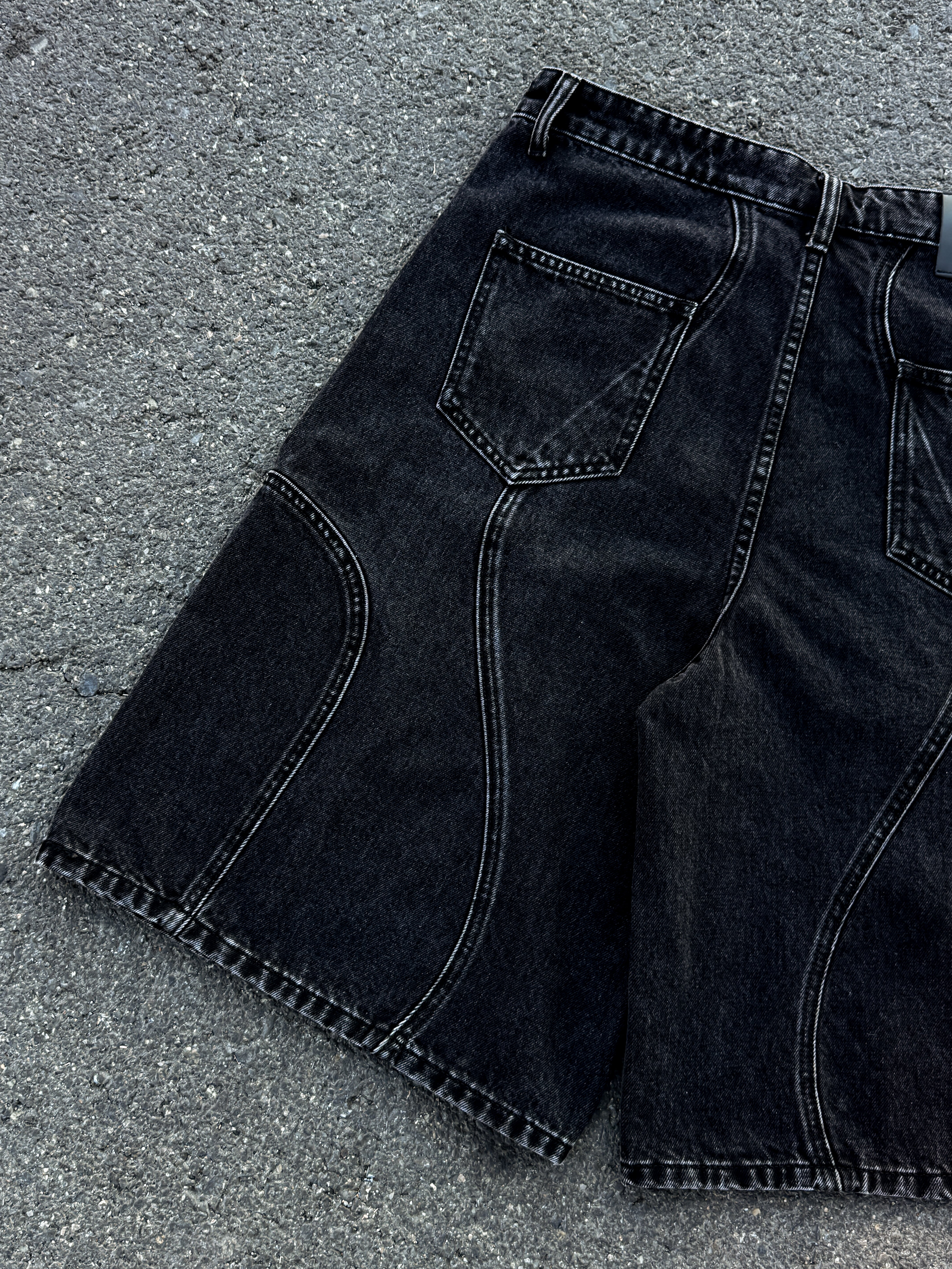 Elixir Black Curve Jorts