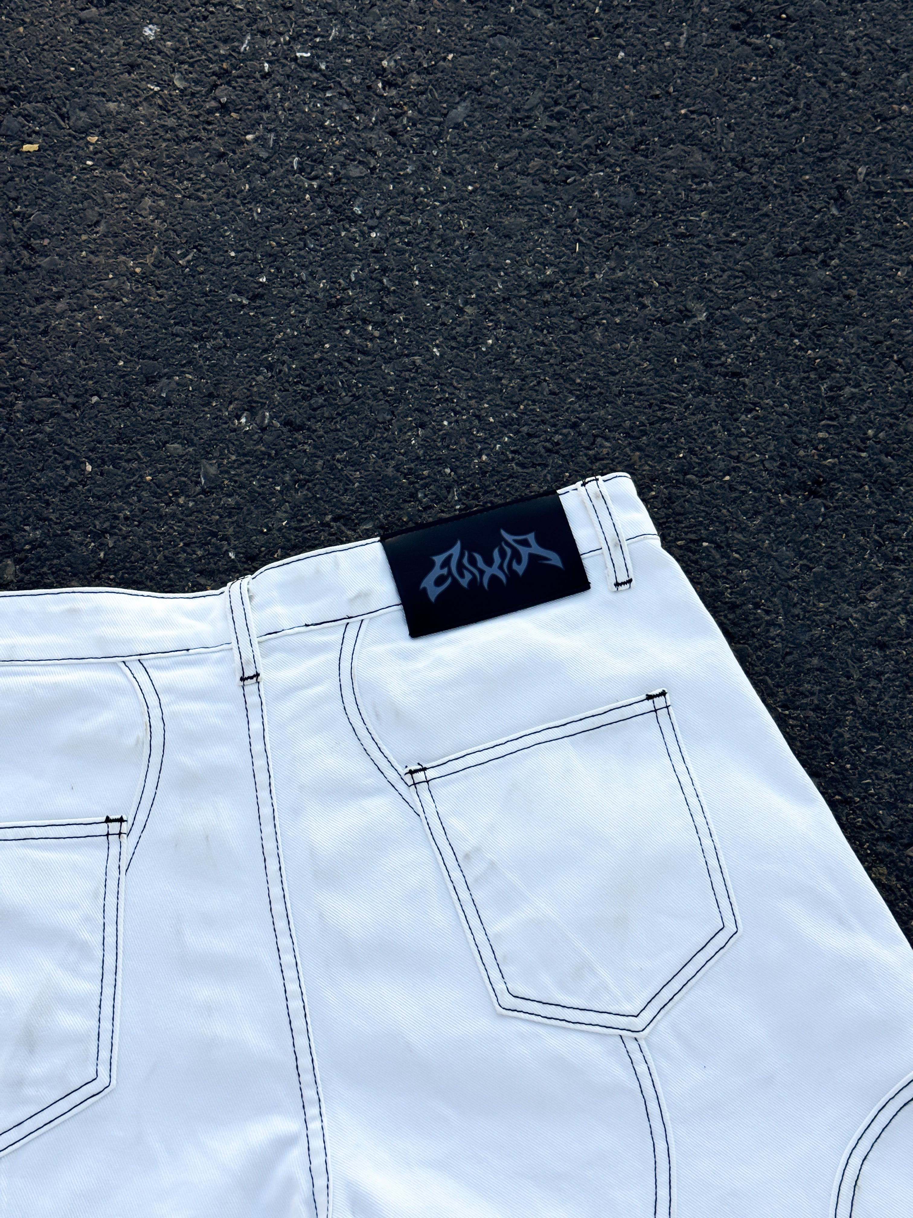 Elixir White Curve Jorts