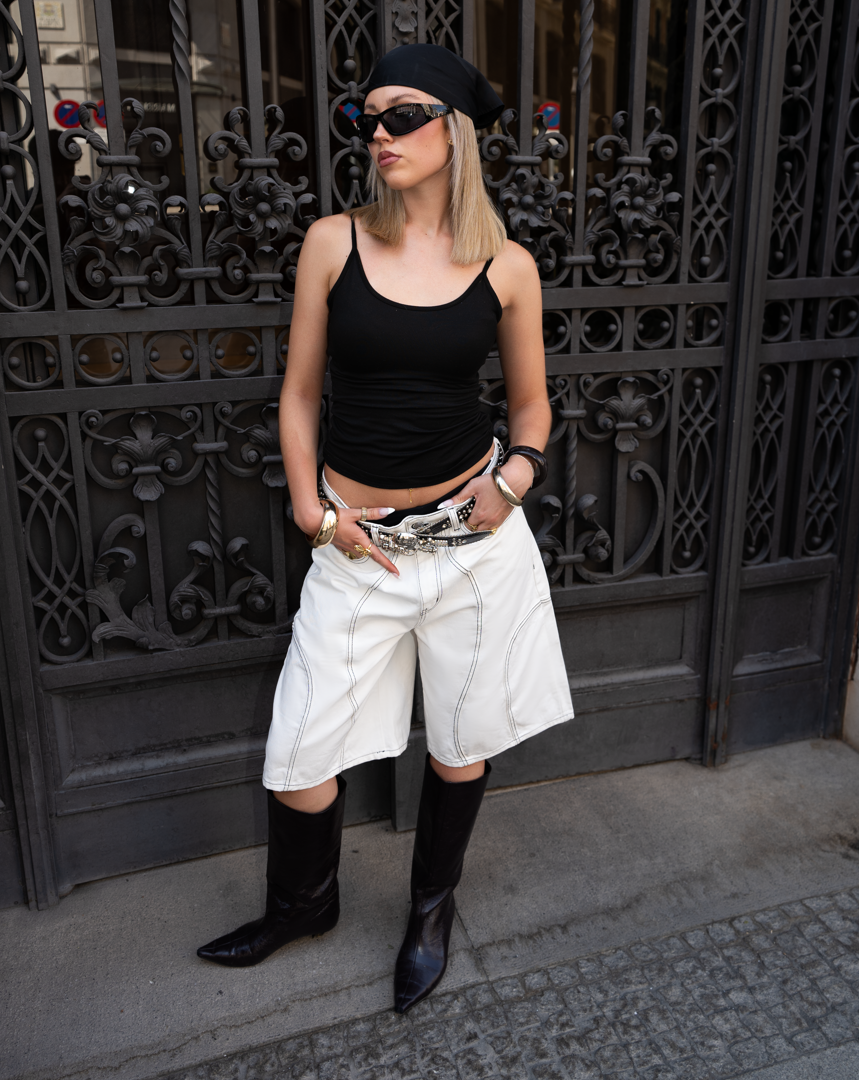 Elixir White Curve Jorts