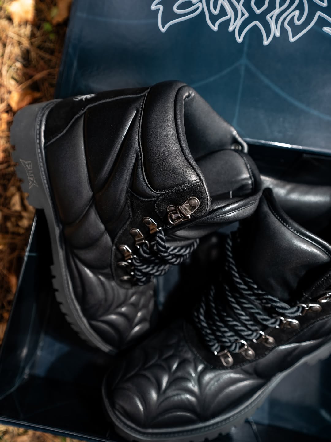 Elixir Dark Spider Boots