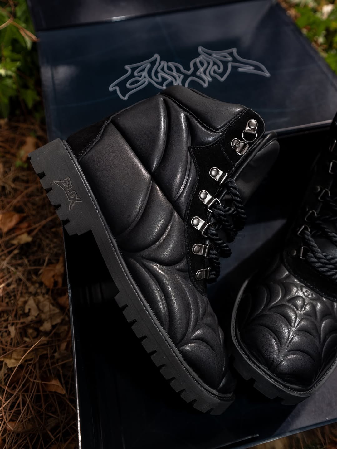 Elixir Dark Spider Boots