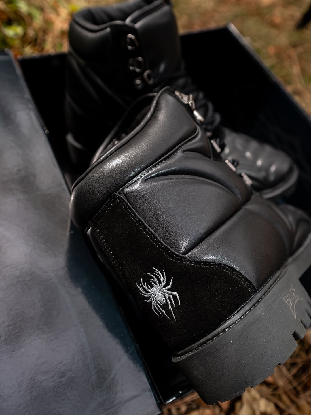 Elixir Dark Spider Boots