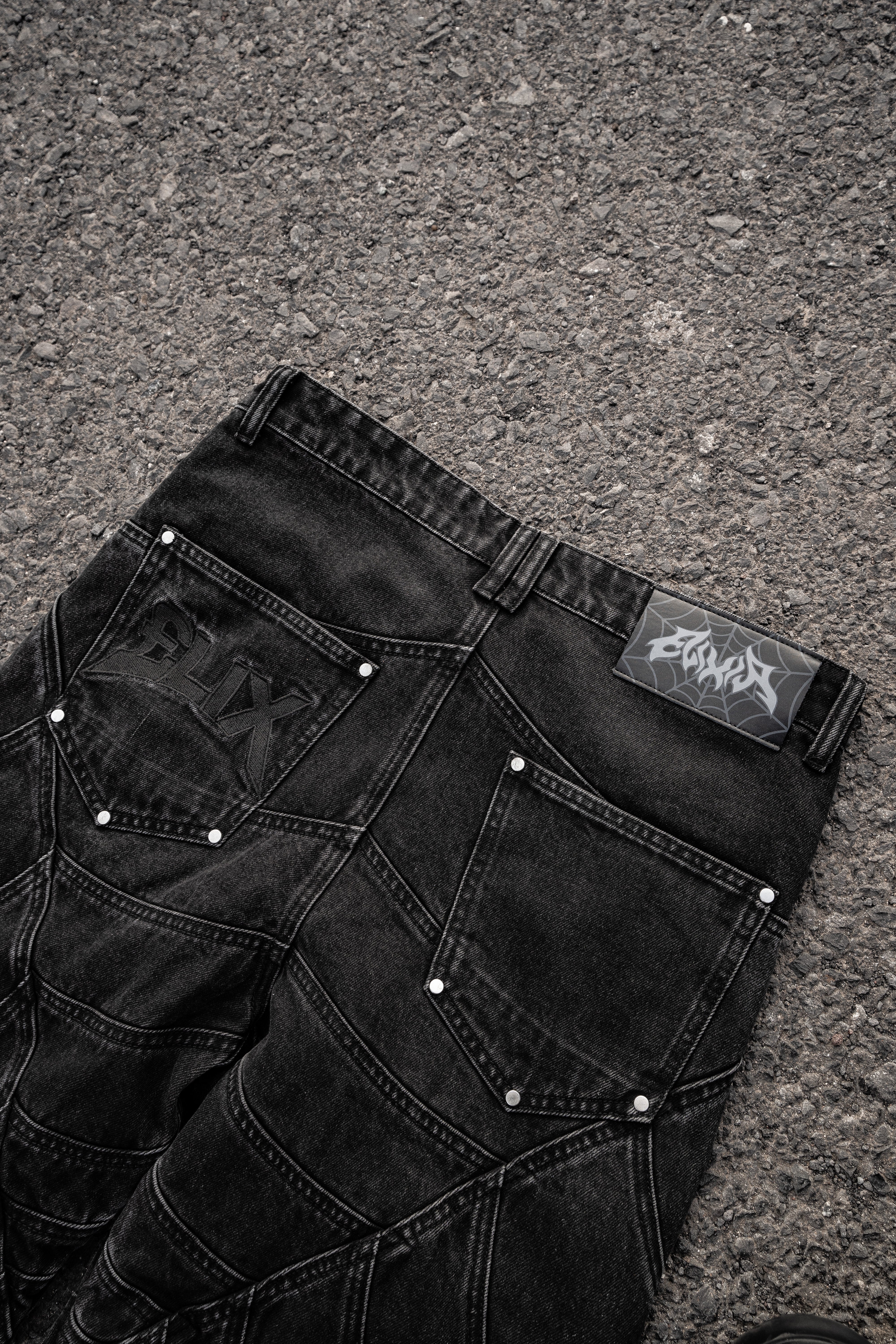 Elixir SpiderWeb Black Seams Jeans