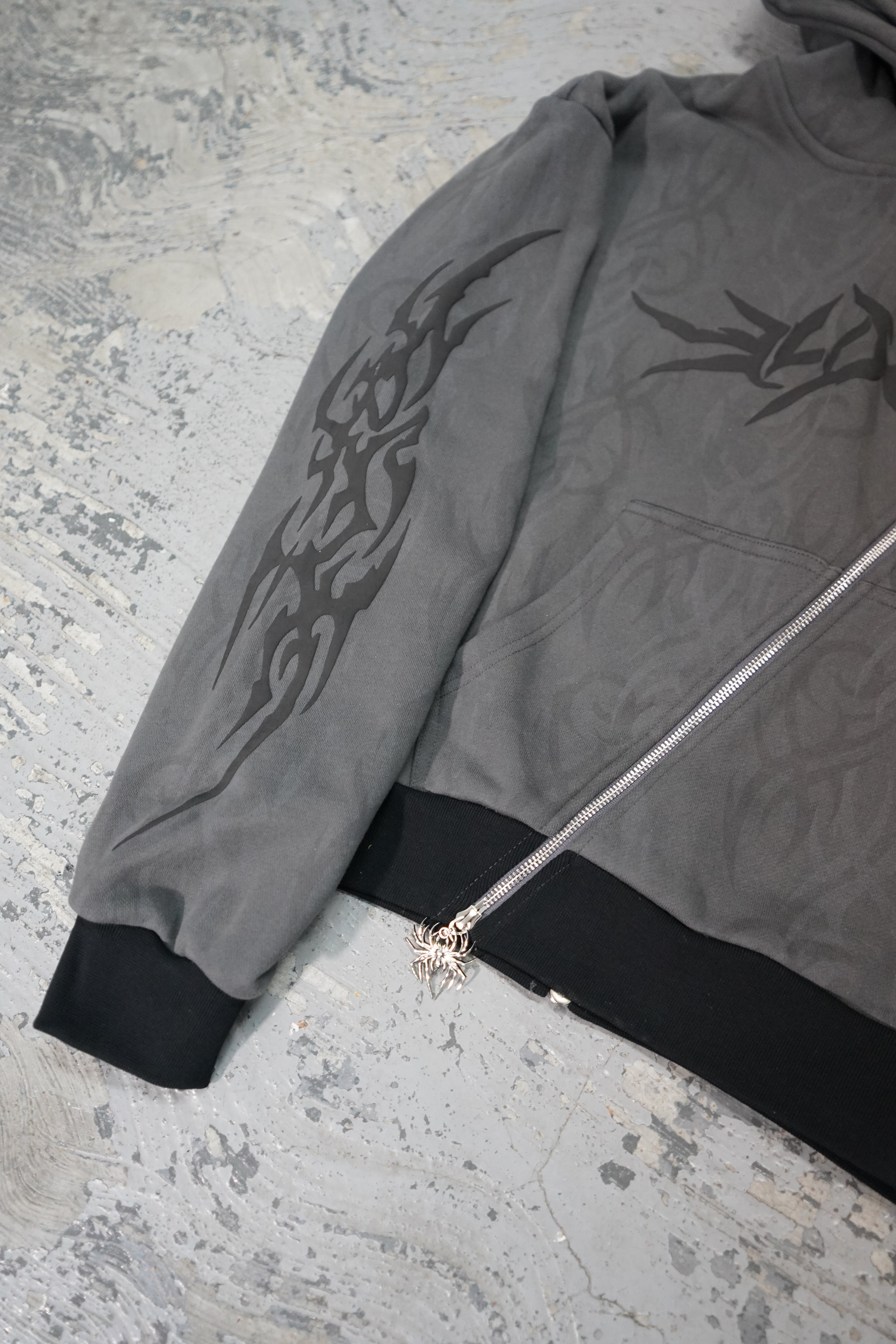 Elixir Diagonal Tribal Gray Zip-Up