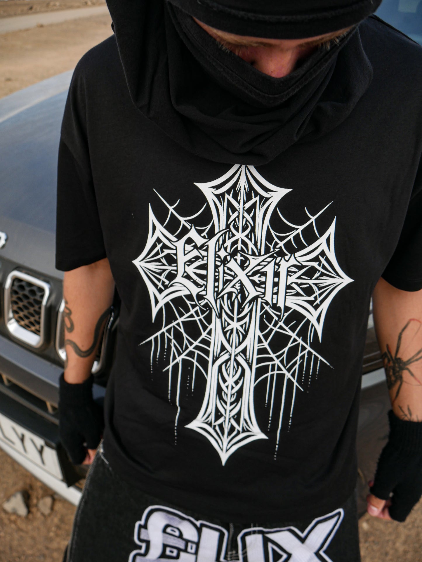 ELIXIR CROSS black BOXY T-SHIRT