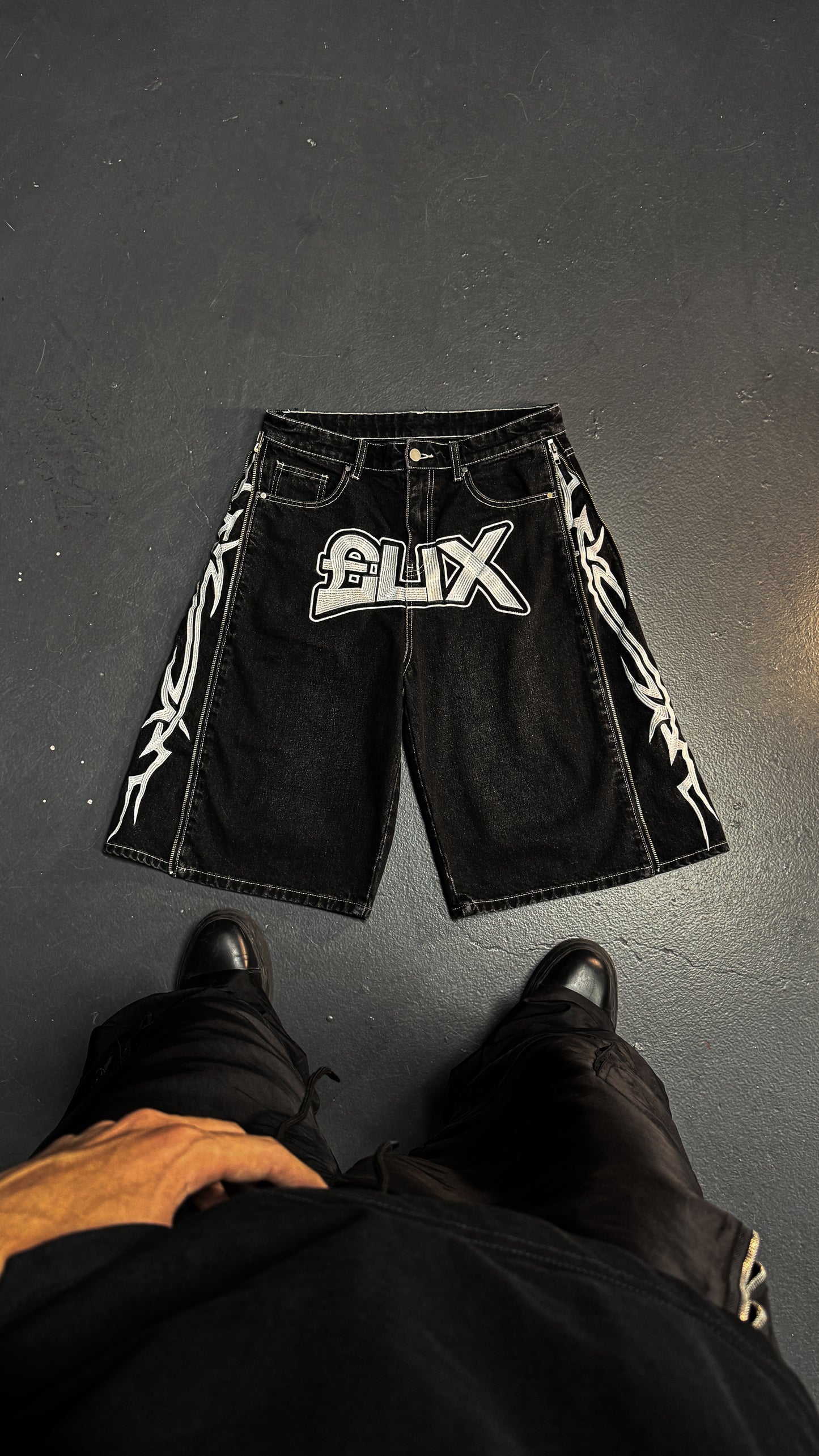 £LIX TRIBAL JORTS