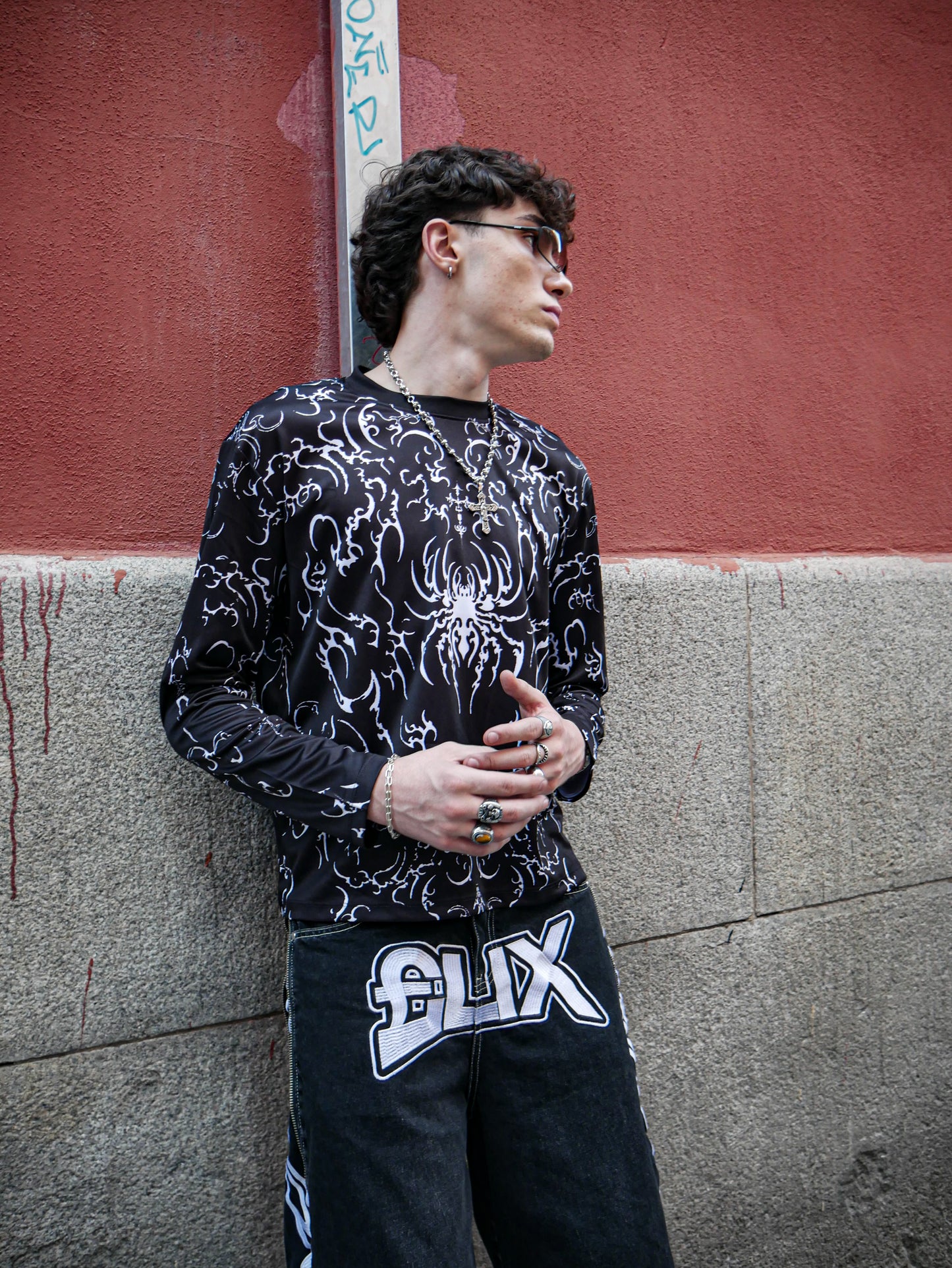 Elixir Tribal Black Long-Sleeve