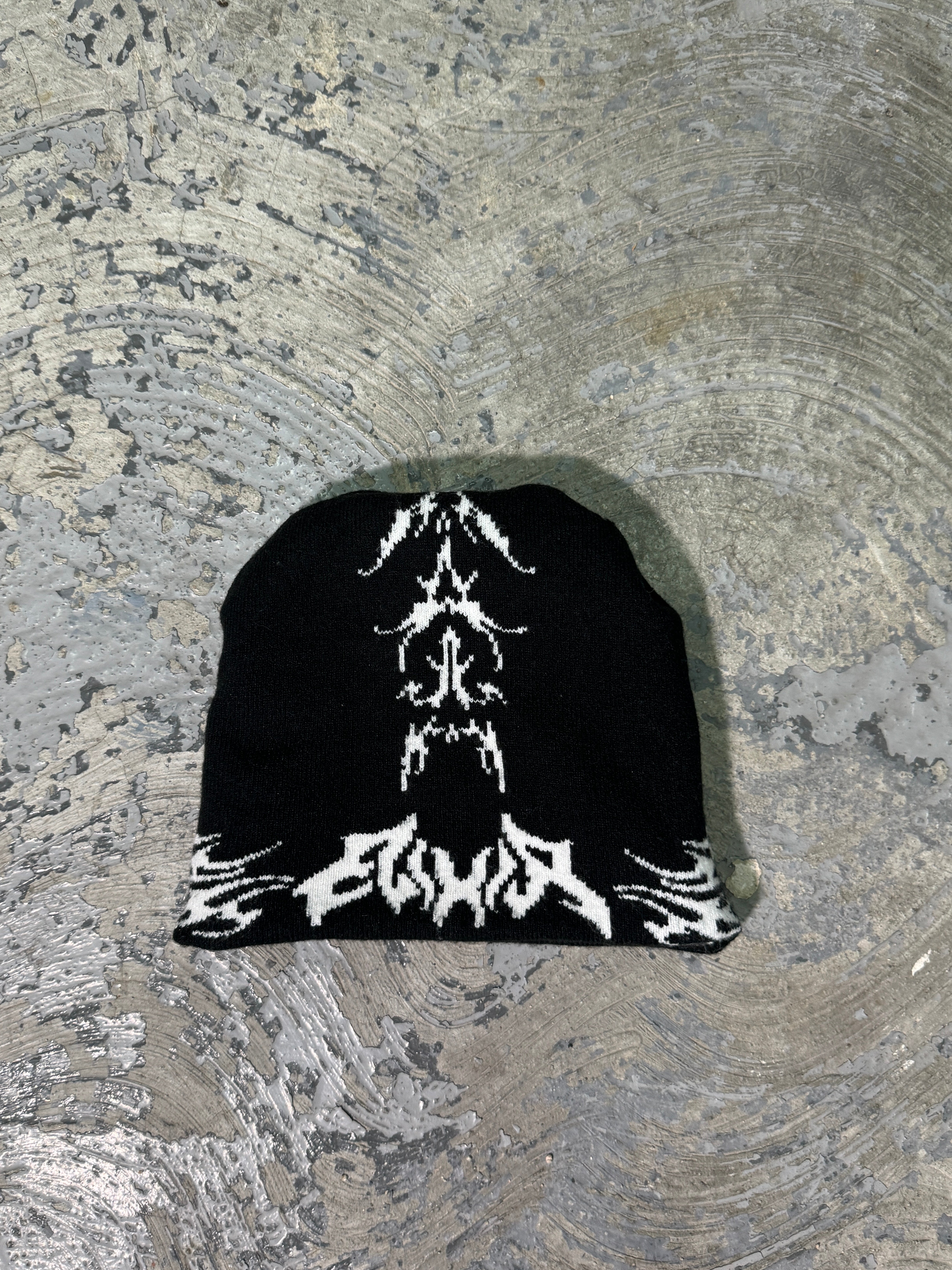 BLACK-WHITE REVERSIBLE CAP