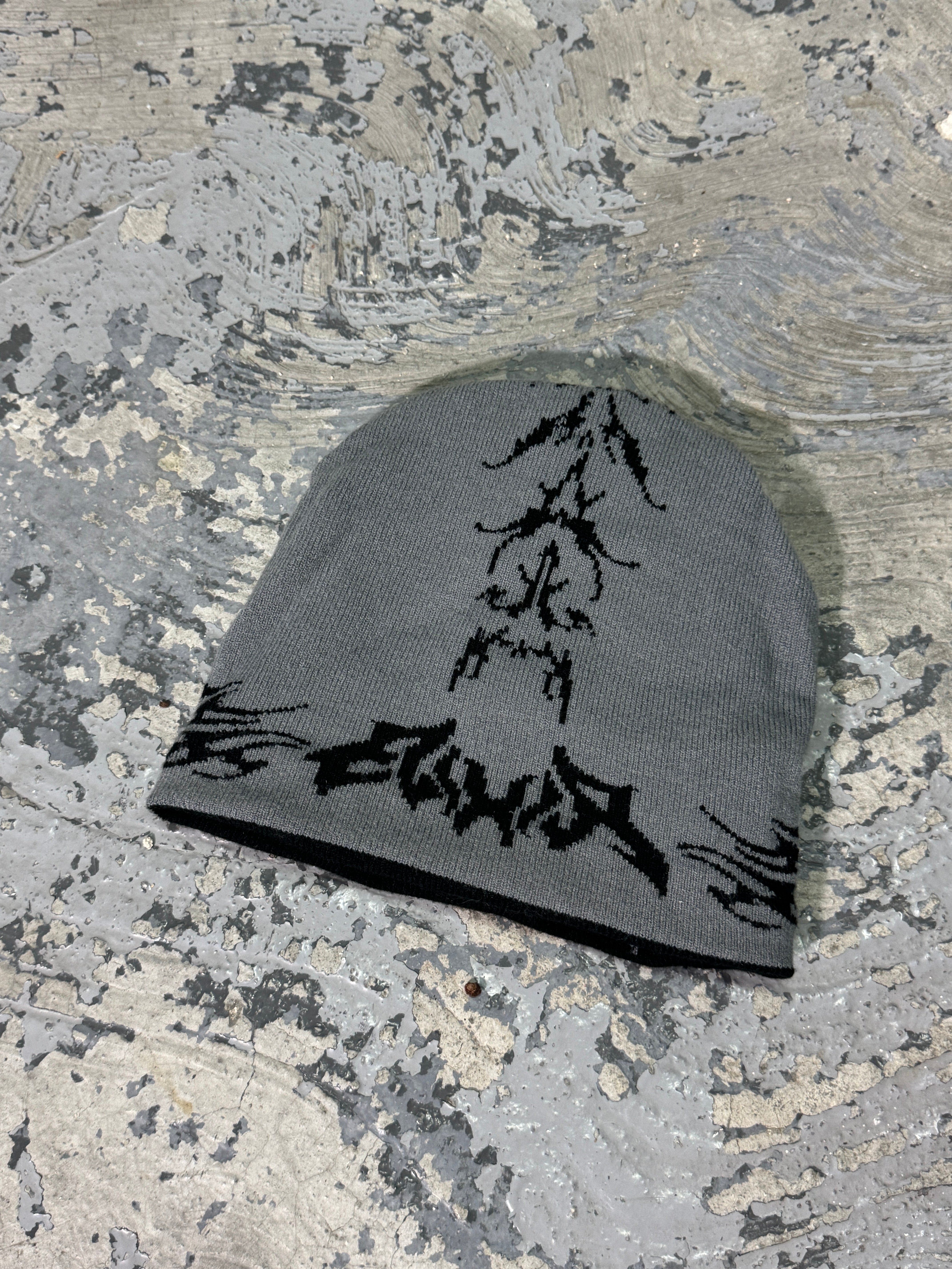 BLACK - GREY REVERSIBLE CAP